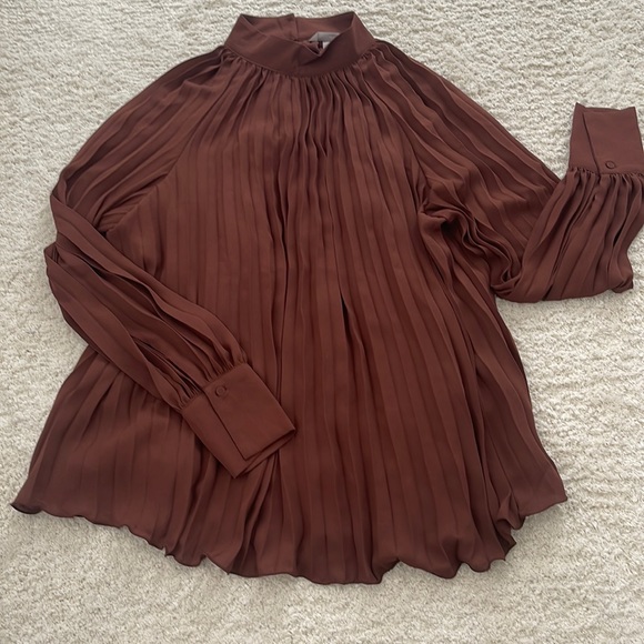 H&M Tops - H&M brown blouse. NEW!